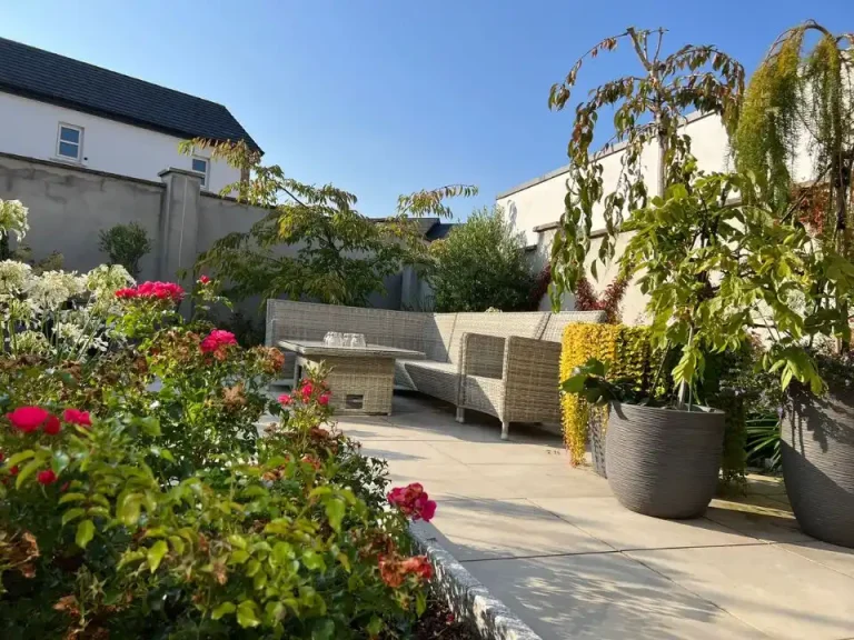 Split level porcelain patio